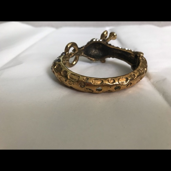 Exotic Giraffe Bracelet - Picture 7 of 8